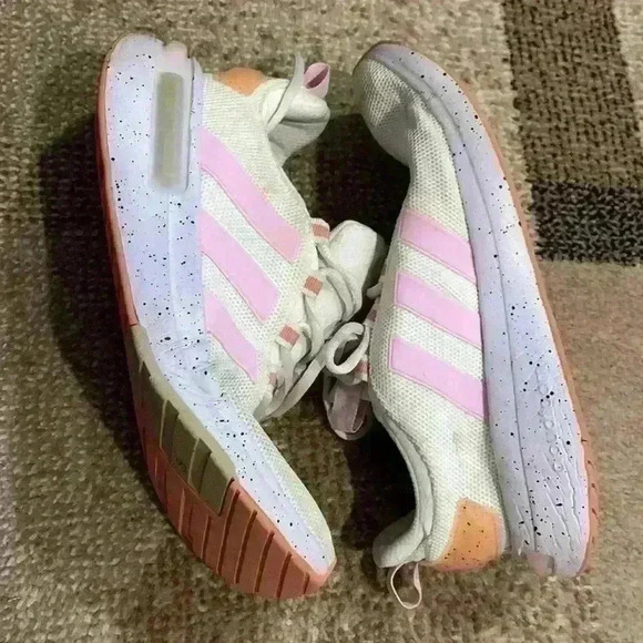 Adidas  Sneakers EUC - Picture 3 of 7